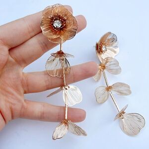 Flower drop earrings A17
